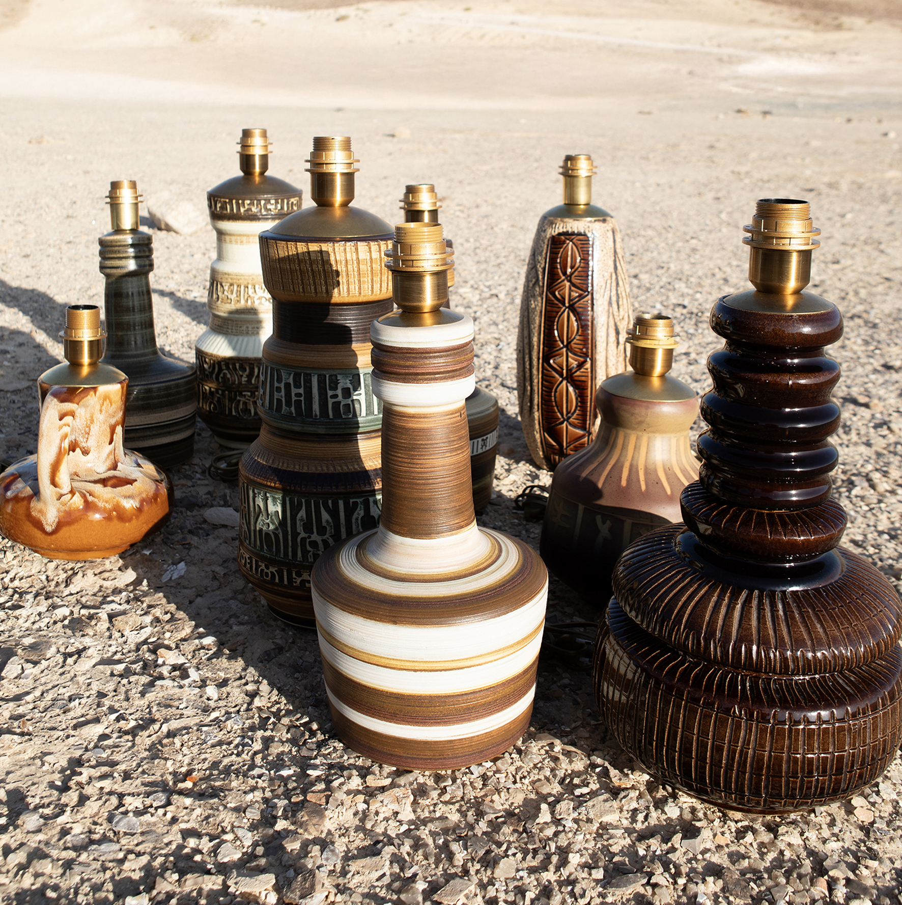 מגוון גופי תאורה במדבר